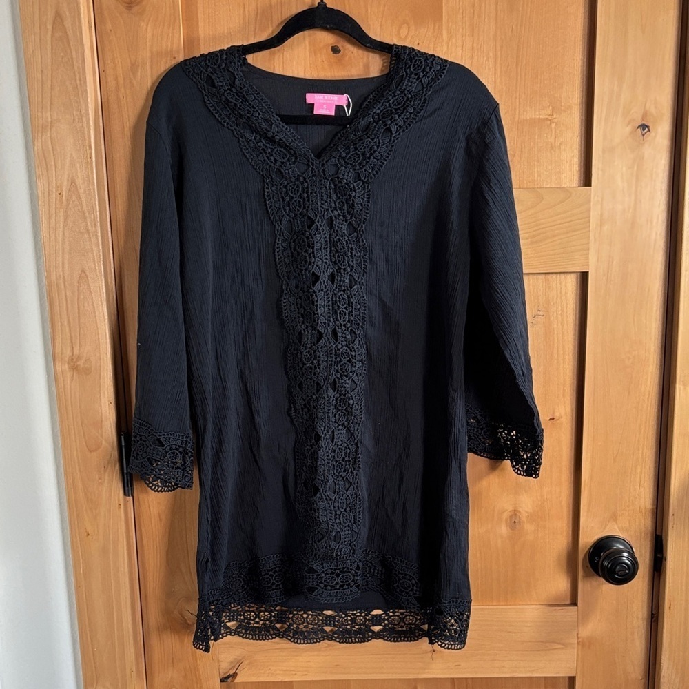 Isaac Mizrahi Elegant Black Crochet Top size small